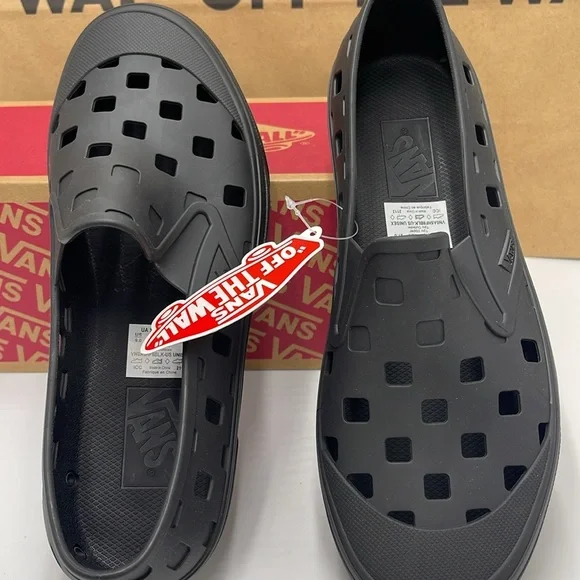 Vans Women’s Slip-On Trk Black
VN0A5HF8BLK
Sneakerss Crocs - Picture 13 of 16